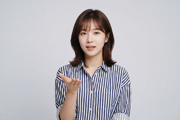 JPG 편집이미지 옷 여자 포즈 셔츠 말하기 사람 믿음 줄무늬 회색 소통 의료성형뷰티 스타일 편집실사 AI인물포토 AI콘텐츠 감정 컬러 컨셉 상의 무늬 모션 CG 파일형식 AI포토