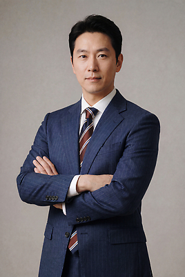 JPG 전신 편집이미지 남자 포즈 백그라운드 비즈니스 한국 정장 카메라 팔짱 자신감 이미지 프로필 의료성형뷰티 편집실사 AI인물포토 AI콘텐츠 옷 감정 아시아 모션 사람 전자제품 CG 파일형식 AI포토 나라