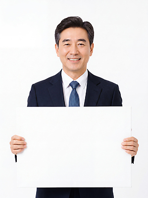 JPG 편집이미지 남자 중년 비즈니스 표정 미소 정장 비즈니스맨 흰배경 리더 의료성형뷰티 편집실사 AI인물포토 AI콘텐츠 옷 사람 성인 흰색 직장인 CG 파일형식 AI포토 직업 컬러