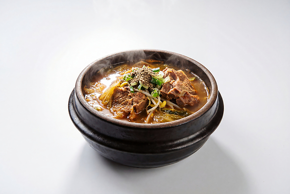 JPG 편집이미지 한식 채소 한국 육류 요리 식사 전통음식 찌개 국물 건강식 뼈해장국 편집실사 AI포토 AI콘텐츠 전통 아시아 음식 식재료 CG 해장국 파일형식 나라 국