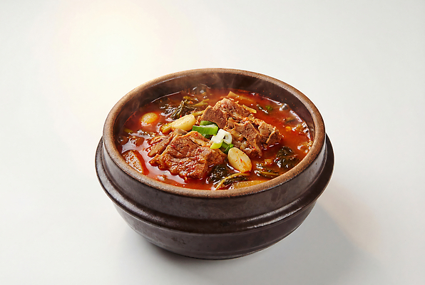 JPG 편집이미지 그릇 음식 채소 재료 한국 육류 요리 식사 뜨거움 국물 뼈해장국 편집실사 AI포토 AI콘텐츠 식기 아시아 식재료 CG 해장국 파일형식 나라 한식 국
