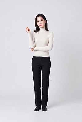 JPG 편집이미지 옷 여자 패션 포즈 바지 표정 서기 미소 머리카락 스웨터 의료성형뷰티 스타일 편집실사 AI인물포토 AI콘텐츠 상의 모션 하의 사람 머리 CG 파일형식 AI포토 신체부위