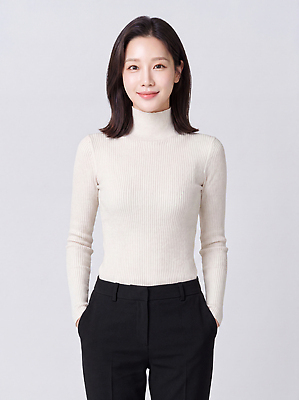 JPG 편집이미지 옷 여자 패션 포즈 바지 서기 미소 터틀넥 의료성형뷰티 스타일 편집실사 AI인물포토 AI콘텐츠 모션 하의 표정 사람 스웨터 CG 파일형식 AI포토 상의