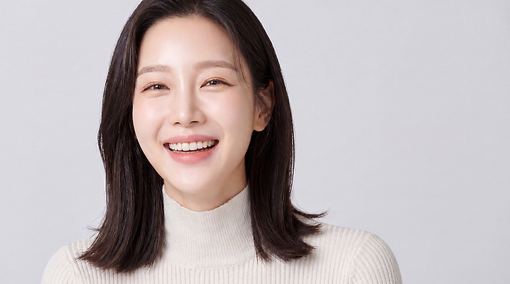 JPG 편집이미지 헤어스타일 여자 패션 표정 미소 웃음 뷰티 스웨터 의료성형뷰티 편집실사 AI인물포토 AI콘텐츠 상의 사람 CG 파일형식 AI포토 옷