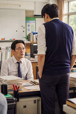 JPG 편집이미지 학생 교실 학교 대화 교사 책상 의료성형뷰티 교권침해 편집실사 AI인물포토 AI콘텐츠 직업 교육 가구 말하기 사회이슈 CG 파일형식 AI포토 생활용품 컨셉 모션 오브젝트