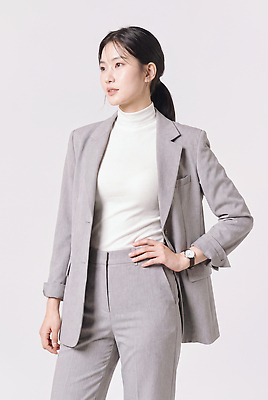 JPG 모델 편집이미지 여자 패션 시계 포즈 상의 스튜디오 정장 재킷 회색 흰색 의료성형뷰티 스타일 편집실사 AI인물포토 AI콘텐츠 옷 컬러 사람 외투 CG 파일형식 AI포토