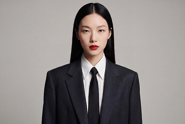 JPG 모델 편집이미지 긴머리 응시 여자 패션 포즈 정장 화장 비즈니스우먼 의료성형뷰티 스타일 편집실사 AI인물포토 AI콘텐츠 헤어스타일 시선 옷 비즈니스 사람 뷰티 직장인 CG 파일형식 AI포토 직업