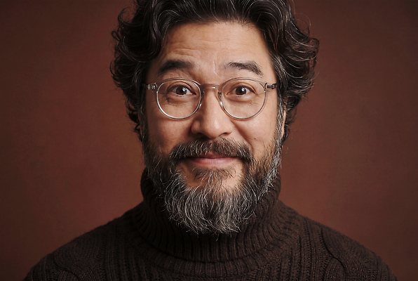JPG 편집이미지 남자 행복 안경 얼굴 중년 수염 표정 미소 웃음 머리 의료성형뷰티 편집실사 AI인물포토 AI콘텐츠 잡화 감정 사람 성인 신체부위 CG 파일형식 AI포토