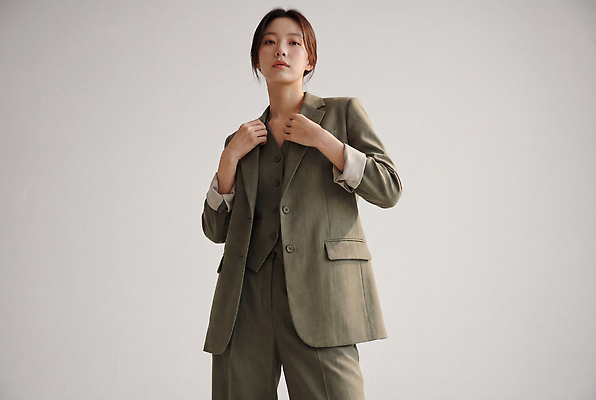 JPG 모델 편집이미지 디자인 여자 패션 포즈 정장 햇빛 머리카락 직장인 의료성형뷰티 스타일 편집실사 AI인물포토 AI콘텐츠 직업 옷 사람 빛 머리 CG 파일형식 AI포토 신체부위