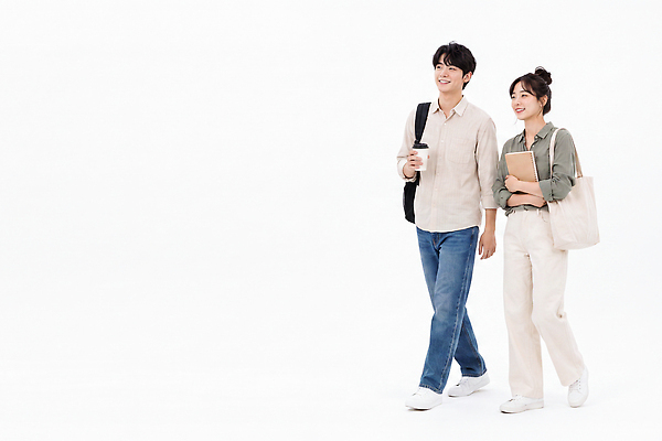 JPG 편집이미지 커플 함께함 대화 웃음 일상 컵 친구 걷기 공책 만남 의료성형뷰티 편집실사 AI인물포토 AI콘텐츠 식기 컨셉 관계 모션 문구용품 표정 말하기 라이프 CG 파일형식 AI포토 생활 오브젝트