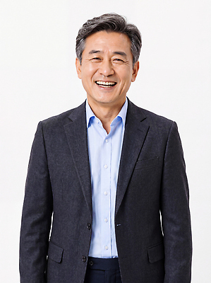 JPG 편집이미지 남자 중년 셔츠 비즈니스 표정 미소 웃음 정장 사진촬영 비즈니스맨 의료성형뷰티 편집실사 옷 상의 사람 성인 촬영 직장인 CG 파일형식 직업