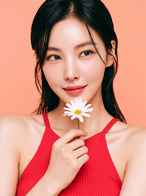 JPG 모델 편집이미지 여자 꽃 얼굴 포즈 미소 빨간색 머리 피부 빨간옷 의료성형뷰티 스타일 편집실사 AI인물포토 AI콘텐츠 식물 옷 컬러 표정 사람 신체부위 CG 파일형식 AI포토