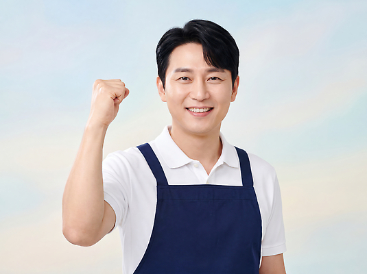JPG 편집이미지 손 남자 감정 포즈 표정 한명 미소 앞치마 자신감 조리복 창업 힘찬 의료성형뷰티 편집실사 1 컨셉 유니폼 사람 신체부위 CG 자영업 파일형식 옷 비즈니스