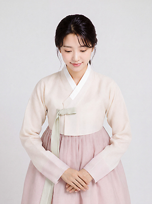 JPG 편집이미지 전통 손 옷 여자 문화 포즈 한국 숙이기 인사 한복 손모으기 의료성형뷰티 편집실사 한국전통 아시아 사람 손짓 신체부위 예절 전통의상 CG 파일형식 나라 모션