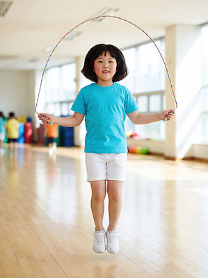 JPG 편집이미지 어린이 놀이 건강 여름 달리기 운동 체육 즐거움 줄넘기 의료성형뷰티 편집실사 계절 감정 모션 사람 CG 파일형식
