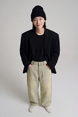 JPG 모델 편집이미지 모자 패션 남자 포즈 캐주얼 재킷 의료성형뷰티 스타일 편집실사 AI인물포토 AI콘텐츠 잡화 옷 사람 외투 CG 파일형식 AI포토 상의