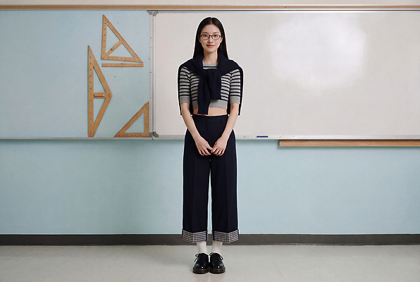 JPG 편집이미지 학생 교실 학교 서기 장식 학습 삼각형 의료성형뷰티 편집실사 AI인물포토 AI콘텐츠 도형 교육 모션 CG 파일형식 AI포토