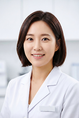 JPG 편집이미지 여자 건강 병원 치료 진료 환자 의사 전문직 위생 약국 검사 상담 약사 증상 의료성형뷰티 편집실사 AI인물포토 AI콘텐츠 직업 의학 사람 의료진 CG 파일형식 AI포토
