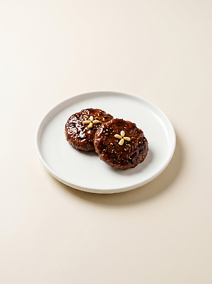 JPG 편집이미지 전통 접시 음식 디저트 떡 한국 식사 떡갈비 맛있는 편집실사 AI포토 AI콘텐츠 식기 아시아 CG 파일형식 나라