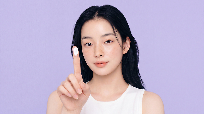 JPG 편집이미지 여자 포즈 표정 건강 관리 화장 촬영 화장품 상품 피부 피부관리 스킨케어 주근깨 의료성형뷰티 편집실사 AI인물포토 AI콘텐츠 사람 신체부위 뷰티 점 CG 파일형식 AI포토