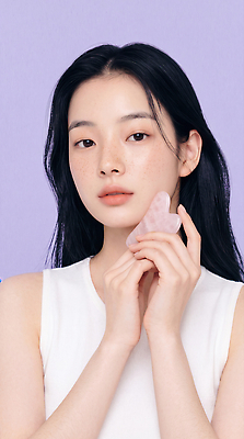 JPG 편집이미지 여자 관리 촬영 화장품 도구 피부 피부관리 스킨케어 주근깨 의료성형뷰티 괄사 편집실사 AI인물포토 AI콘텐츠 사람 신체부위 뷰티 점 CG 파일형식 AI포토