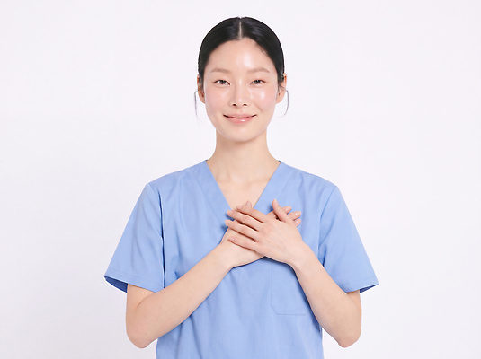 JPG 편집이미지 직업 여자 포즈 의학 건강 손짓 의사 감사 전문 의료성형뷰티 편집실사 AI인물포토 AI콘텐츠 감정 모션 사람 의료진 CG 파일형식 AI포토