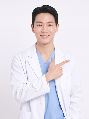JPG 편집이미지 직업 남자 포즈 의학 의사 가리킴 의사가운 의료성형뷰티 편집실사 AI인물포토 AI콘텐츠 사람 손짓 의료진 가운 CG 파일형식 AI포토 옷 모션