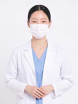 JPG 편집이미지 여자 의학 건강 마스크 안전 치료 진료 의료진 의사 의사가운 예방 감염 대기실 의료성형뷰티 코로나바이러스 편집실사 AI인물포토 AI콘텐츠 직업 사람 공간 가운 바이러스 CG 파일형식 AI포토 옷