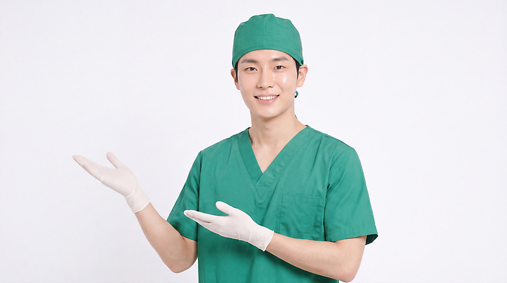 JPG 편집이미지 직업 남자 의학 건강 병원 설명 치료 의료진 의사 전문직 수술복 의료성형뷰티 편집실사 AI인물포토 AI콘텐츠 모션 사람 가운 CG 파일형식 AI포토 옷