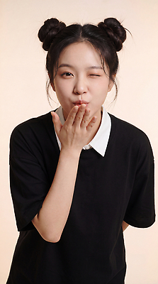 JPG 모델 편집이미지 여자 포즈 티셔츠 키스 표정 웃음 일상 스타일링 의료성형뷰티 스타일 편집실사 AI인물포토 AI콘텐츠 셔츠 사람 라이프 CG 애정표현 파일형식 AI포토 상의 생활 표현 옷