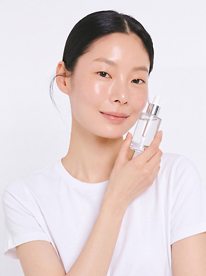 JPG 모델 편집이미지 여자 관리 미소 뷰티 화장품 흰색 피부 피부관리 스킨케어 내츄럴 의료성형뷰티 세럼 편집실사 컬러 표정 사람 신체부위 CG 파일형식