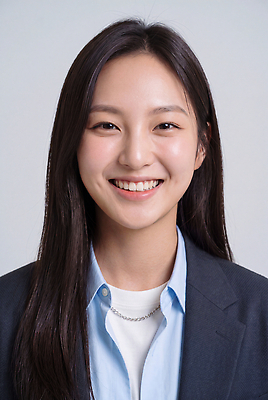 JPG 모델 편집이미지 여자 얼굴 표정 웃음 정장 작업 비즈니스우먼 블라우스 의료성형뷰티 편집실사 AI인물포토 AI콘텐츠 옷 상의 비즈니스 사람 신체부위 직장인 CG 파일형식 AI포토 직업