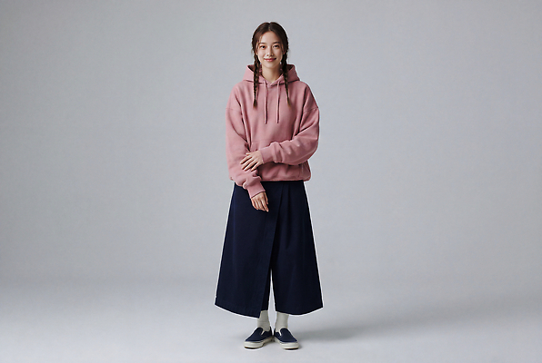 JPG 모델 편집이미지 옷 여자 패션 포즈 표정 미소 후드티셔츠 의료성형뷰티 스타일 편집실사 AI인물포토 AI콘텐츠 티셔츠 사람 CG 파일형식 AI포토 셔츠 상의