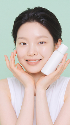 JPG 모델 편집이미지 손 여자 얼굴 포즈 미소 뷰티 화장품 상품 피부관리 스킨케어 기초화장품 의료성형뷰티 편집실사 AI인물포토 AI콘텐츠 표정 사람 신체부위 CG 파일형식 AI포토