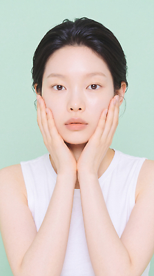 JPG 모델 편집이미지 손 옷 여자 얼굴 포즈 손가락 자연 사람 화장 뷰티 피부관리 스킨케어 청순 의료성형뷰티 편집실사 AI인물포토 AI콘텐츠 컨셉 신체부위 CG 생태계 파일형식 AI포토