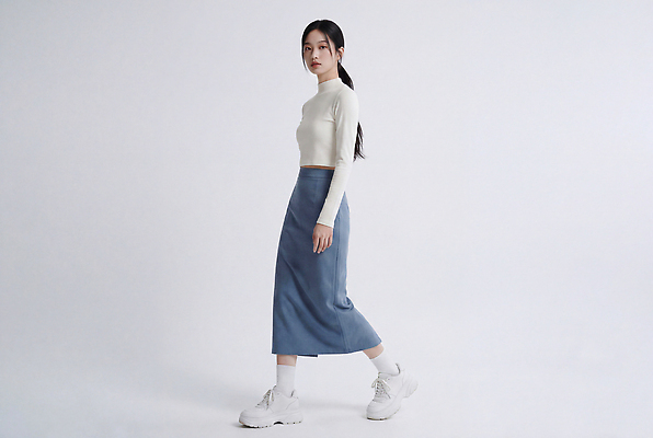 JPG 모델 편집이미지 여자 패션 운동화 상의 스튜디오 치마 걷기 촬영 청치마 긴팔티셔츠 의료성형뷰티 편집실사 AI인물포토 AI콘텐츠 옷 신발 티셔츠 모션 하의 사람 CG 파일형식 AI포토 셔츠