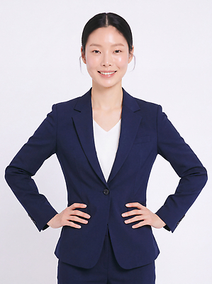 JPG 모델 편집이미지 여자 패션 포즈 표정 웃음 정장 상반신 비즈니스우먼 자신감 의료성형뷰티 스타일 편집실사 AI인물포토 AI콘텐츠 옷 감정 비즈니스 사람 직장인 CG 파일형식 AI포토 직업