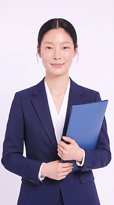 JPG 편집이미지 여자 직장 표정 정장 사무실 업무 비즈니스우먼 문서 의료성형뷰티 편집실사 AI인물포토 AI콘텐츠 옷 회사 비즈니스 사람 작업 직장인 CG 파일형식 AI포토 직업