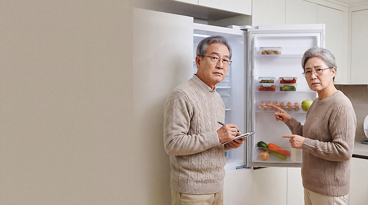 JPG 편집이미지 부부 음식 재료 사람 장보기 주방 확인 냉장고 목록 의료성형뷰티 편집실사 AI인물포토 AI콘텐츠 커플 가전제품 CG 파일형식 AI포토 관계
