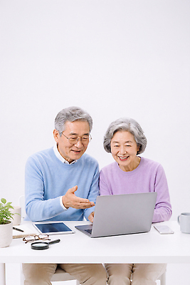 JPG 편집이미지 커플 여자 노년 남자 행복 가족 탁자 주택 대화 웃음 취미 노트북 노부부 소통 의료성형뷰티 편집실사 AI인물포토 AI콘텐츠 부부 감정 가구 컨셉 관계 표정 말하기 사람 성인 건물 전자제품 CG 파일형식 AI포토 건축물 생활용품 모션 건축 오브젝트