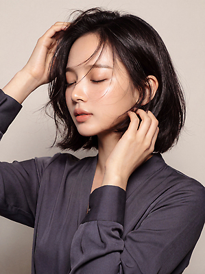 JPG 편집이미지 헤어스타일 손 여자 짧은머리 표정 뷰티 머리 의료성형뷰티 편집실사 AI인물포토 AI콘텐츠 사람 신체부위 CG 파일형식 AI포토