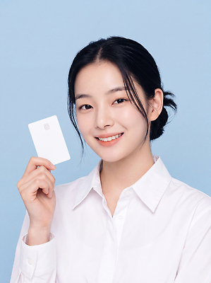 JPG 모델 편집이미지 여자 하늘색 표정 웃음 촬영 알림 자산관리 마케팅 의료성형뷰티 편집실사 AI인물포토 AI콘텐츠 사람 경제 파란색 CG 파일형식 AI포토 컬러