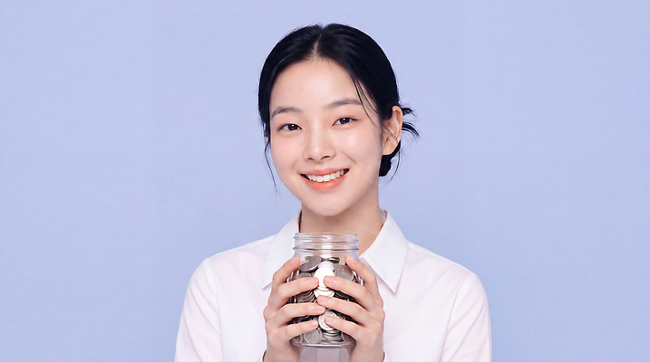 JPG 모델 편집이미지 여자 셔츠 유리병 표정 웃음 머리 촬영 자산관리 의료성형뷰티 편집실사 AI인물포토 AI콘텐츠 상의 병_용기 사람 신체부위 경제 CG 파일형식 AI포토 옷
