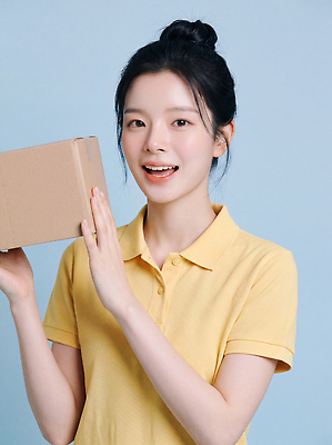 JPG 편집이미지 여자 포즈 표정 미소 웃음 상자 상품 전달 아르바이트 의료성형뷰티 편집실사 AI인물포토 AI콘텐츠 사람 CG 파일형식 AI포토