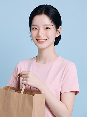 JPG 편집이미지 옷 여자 표정 미소 쇼핑 쇼핑백 촬영 아르바이트 의료성형뷰티 편집실사 AI인물포토 AI콘텐츠 가방 사람 CG 파일형식 AI포토 잡화