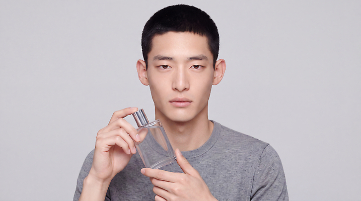 JPG 모델 편집이미지 패션 남자 얼굴 포즈 티셔츠 손짓 상반신 뷰티 향수 피부관리 의료성형뷰티 스타일 그루밍족 편집실사 AI인물포토 AI콘텐츠 셔츠 모션 사람 신체부위 화장품 CG 파일형식 AI포토 상의 옷