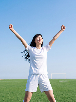 JPG 편집이미지 여자 스포츠 유니폼 축구공 하늘 협력 운동선수 잔디 운동 축구 기쁨 우승 축구장 즐거움 의료성형뷰티 편집실사 AI인물포토 AI콘텐츠 풋살 식물 옷 감정 공 축구용품 스포츠시설 건강 사람 구기 최고 CG 파일형식 AI포토 스포츠용품 시설 오브젝트