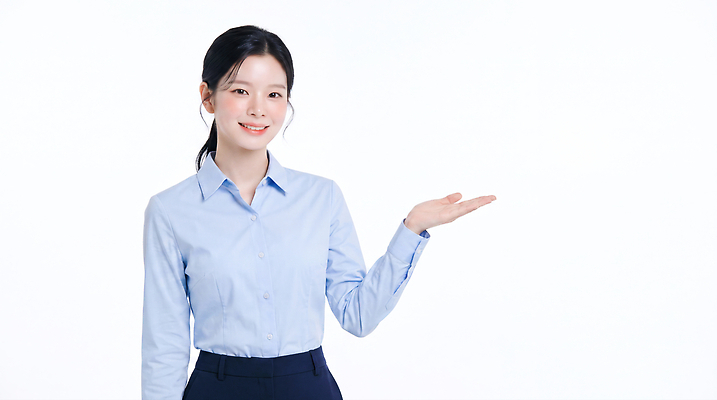 JPG 편집이미지 손 여자 남자 셔츠 조명 직장 밝음 웃음 사람 파란색 작업 분위기 의료성형뷰티 편집실사 AI인물포토 AI콘텐츠 컬러 컨셉 상의 회사 표정 신체부위 CG 파일형식 AI포토 옷 비즈니스