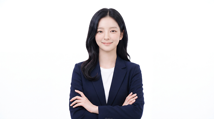 JPG 편집이미지 여자 패션 비즈니스 미소 정장 팔짱 촬영 자신감 전문 의료성형뷰티 스타일 편집실사 AI인물포토 AI콘텐츠 옷 감정 모션 표정 사람 CG 파일형식 AI포토