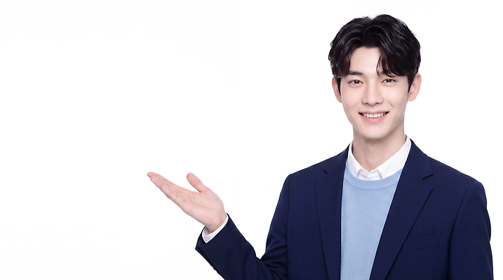 JPG 모델 편집이미지 손 남자 포즈 미소 사람 정장 청년 촬영 가리킴 알림 흰배경 의료성형뷰티 스타일 편집실사 AI인물포토 AI콘텐츠 옷 표정 손짓 성인 신체부위 흰색 CG 파일형식 AI포토 컬러 모션